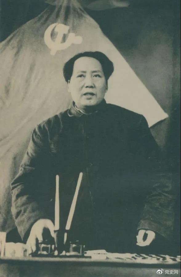 1949年3月5日，毛澤東在中共七屆二中全會上作報告。
