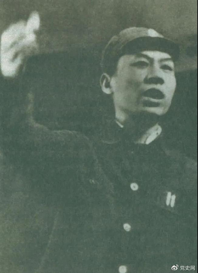 1943年，劉少奇在延安。