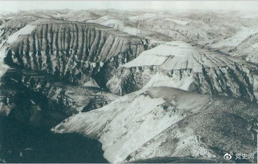 1947年4月14日，西北野戰(zhàn)兵團(tuán)取得了羊馬河戰(zhàn)役的勝利。圖為羊馬河戰(zhàn)役戰(zhàn)場(chǎng)。