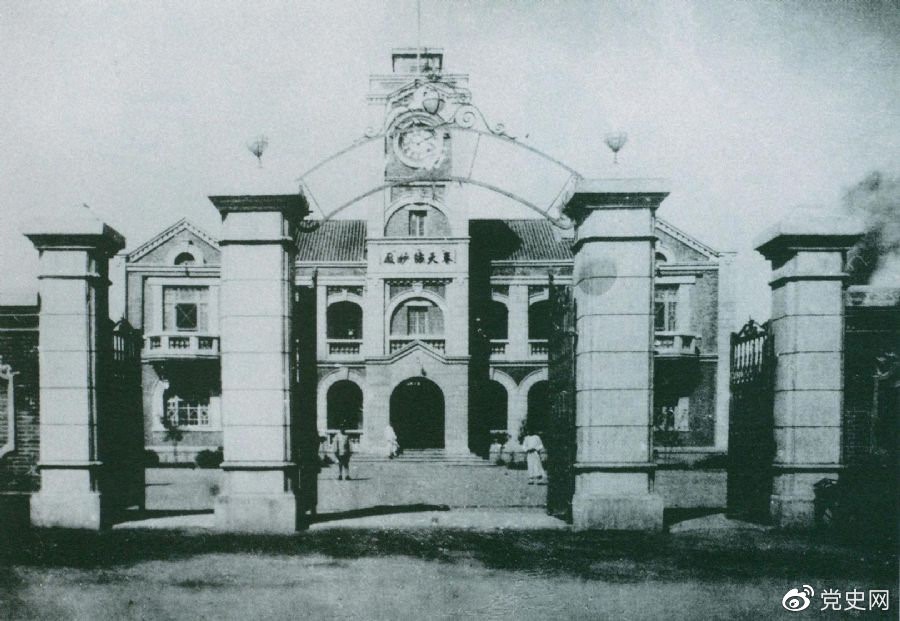 圖為中共滿洲省委舊址。1929年6月，中共中央政治局決定劉少奇任中共滿洲省委書記。7月，劉少奇到達(dá)奉天（今沈陽）赴任。